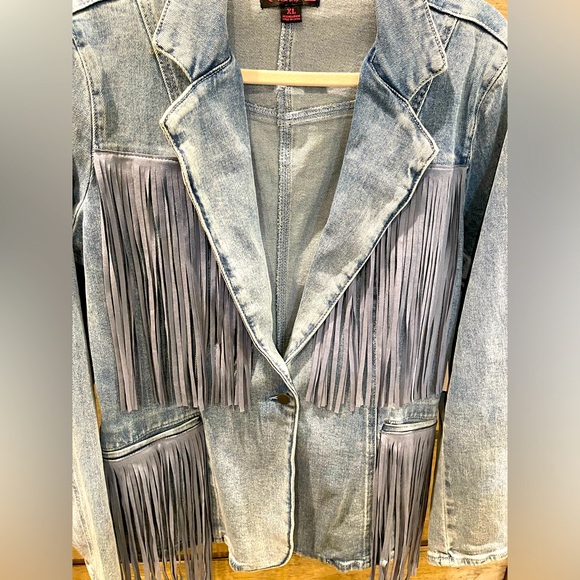 Rock n Roll denim jacket with 11” fringe NWT - Picture 2 of 6